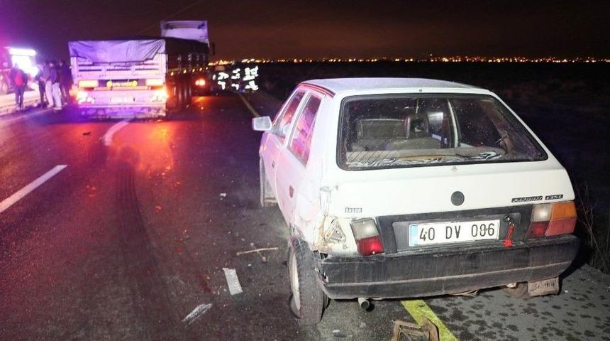 Patlayan Lastiği Değiştirmek İsterken Tırın Altında Can Verdi
