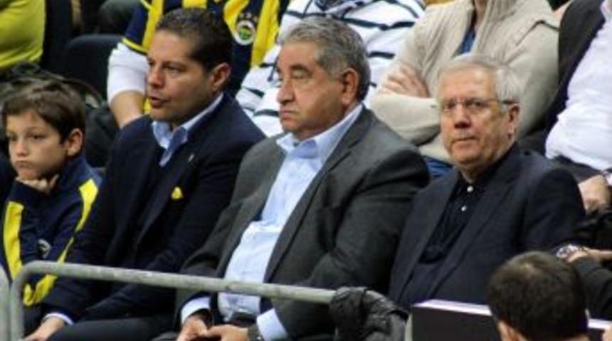 Aziz Yıldırım&rsquo;dan Fenerbah&ccedil;e Doğuş&rsquo;a Destek