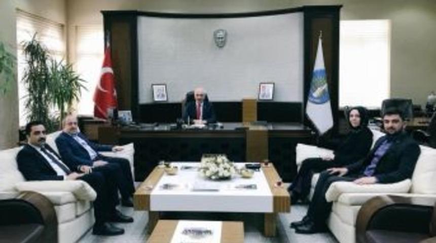 Ak Parti Teşkilatlarından G&uuml;l&rsquo;e Kutlama