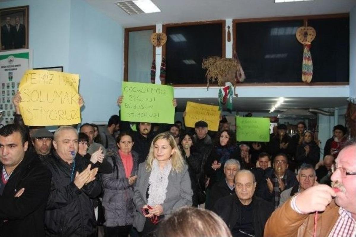 &Ccedil;ed Toplantısında Kavga