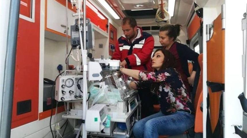 Hava Ambulans &Ccedil;elik Bebek İ&ccedil;in U&ccedil;tu