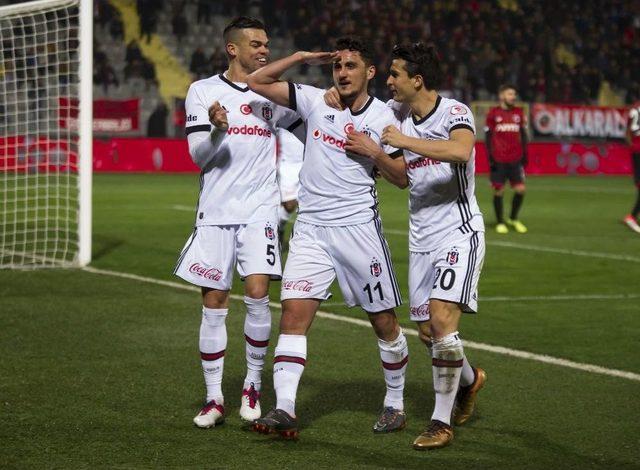 Ziraat Türkiye Kupası: Gençlerbirliği: - Beşiktaş: 1 (ilk Yarı)