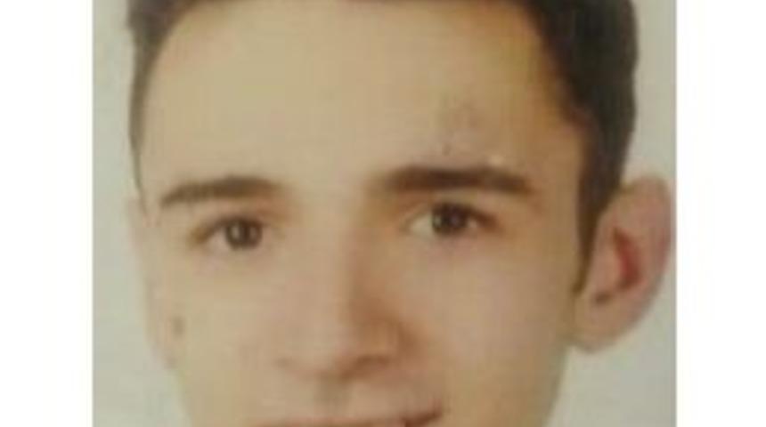 Maltepe&rsquo;de Hafriyat Kamyonu İle Araz &Ccedil;arpıştı: 1 &Ouml;l&uuml;, 2 Yaralı