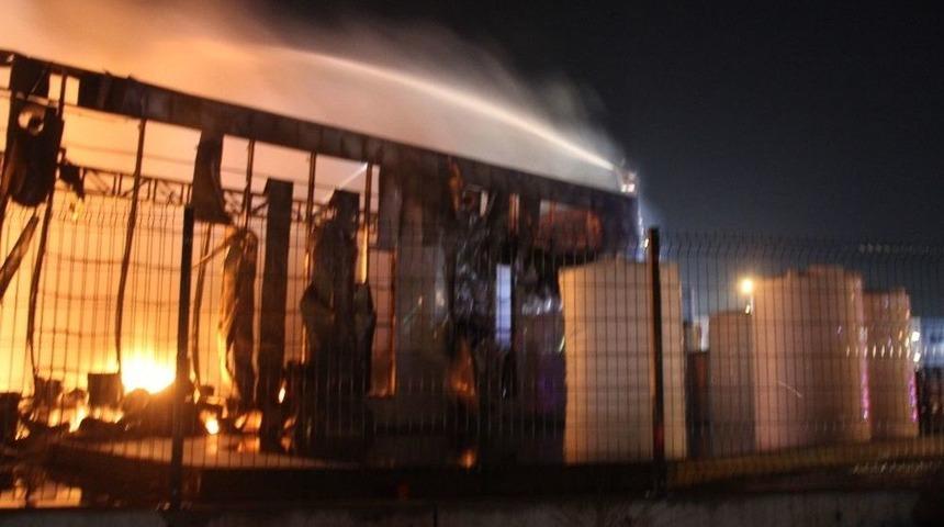 İlk Belirlemelere G&ouml;re Fabrikada Yaklaşık 70 Milyon Tl Maddi Hasar Olduğu &Ouml;ğrenildi