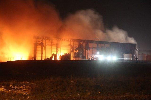 İlk Belirlemelere G&ouml;re Fabrikada Yaklaşık 70 Milyon Tl Maddi Hasar Olduğu &Ouml;ğrenildi 1