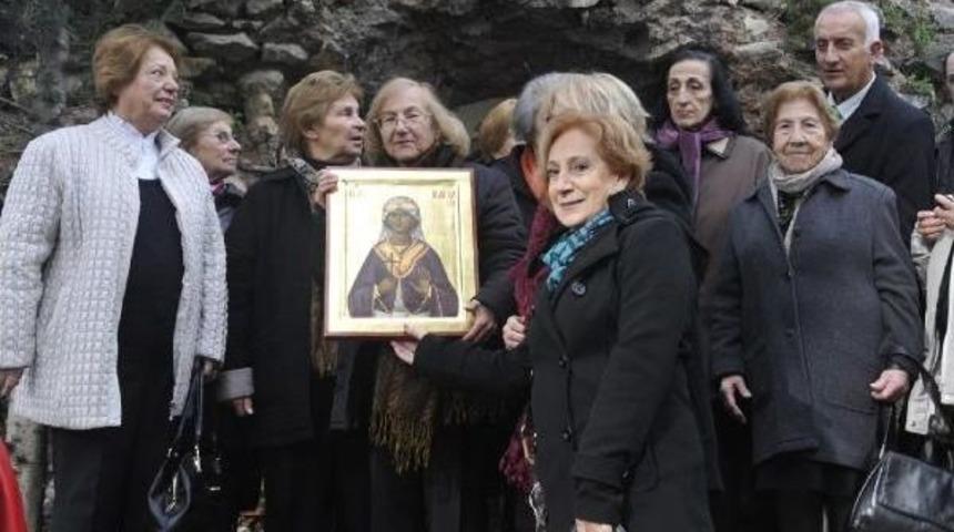 Azize Santa Barbara izmit'te ayinle anıldı