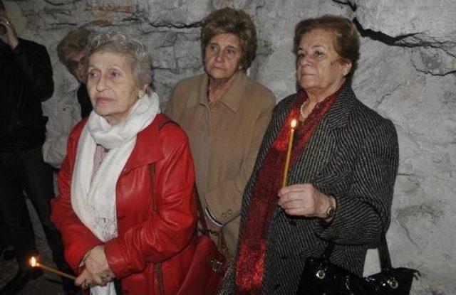 Azize Santa Barbara izmit te ayinle anıldı 1