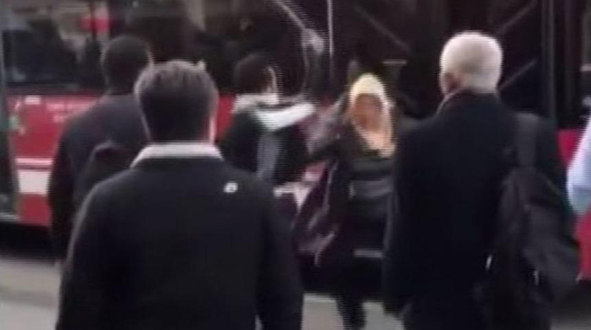 İzmir&rsquo;de Yol Verme Tartışması