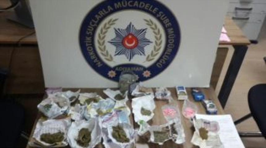 Kahta İl&ccedil;esinde Uyuşturucu Operasyonu