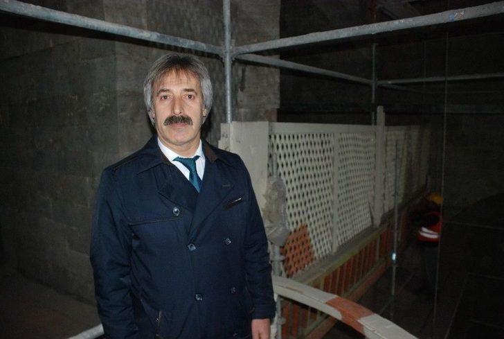 Restorasyonda Yağlı Boyanın Altından 16’ncı Yüzyıl Kalem İşlemesi Eser Ortaya Çıkarıldı G4