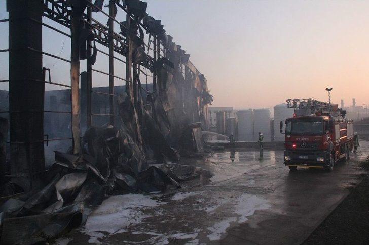 Yanan Parfüm Fabrikasındaki Hasar Günün Aydınlanmasıyla Ortaya Çıktı G2