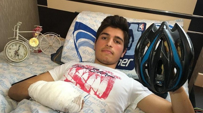 (&ouml;zel Haber) Milli Sporcuyu Kaza Değil, S&uuml;r&uuml;c&uuml;n&uuml;n Ka&ccedil;ıp Gitmesi Yaraladı