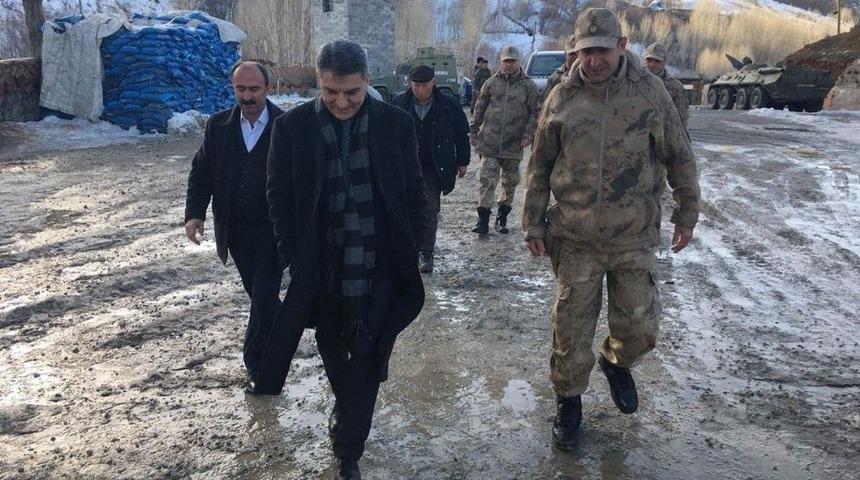 Kaymakam &Ouml;zkan&rsquo;dan Karakol Ve Polis Noktasına Ziyaret