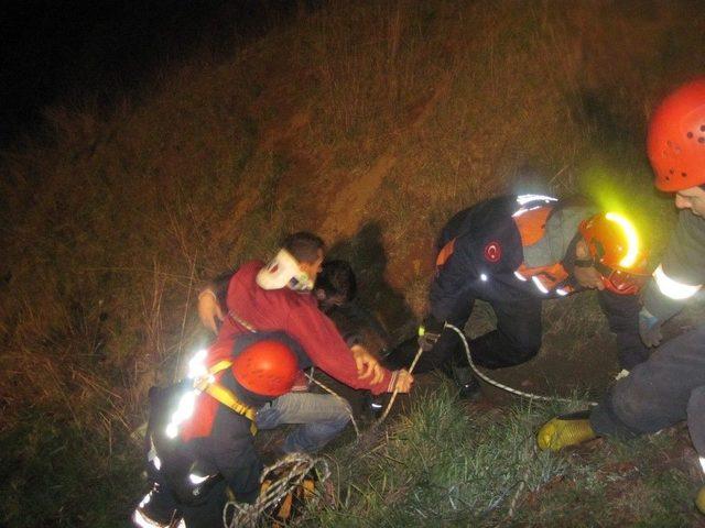 (özel Haber) Alkol Alan 2 Arkadaş 30 Metre Yüksekten Yuvarlandı 1