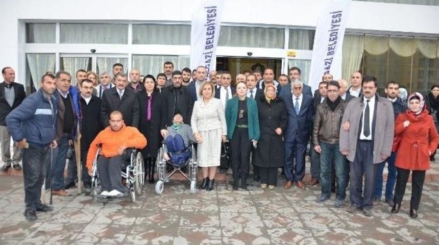 G&uuml;rkan, Engelli Vatandaşlarla Bir Araya Geldi