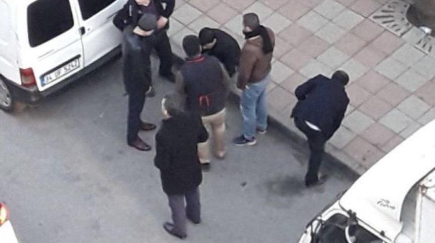 (&ouml;zel) Otomobilin &Ccedil;arpıp Ka&ccedil;tığı Yaralı Vatandaş Yerde Ambulans Bekledi