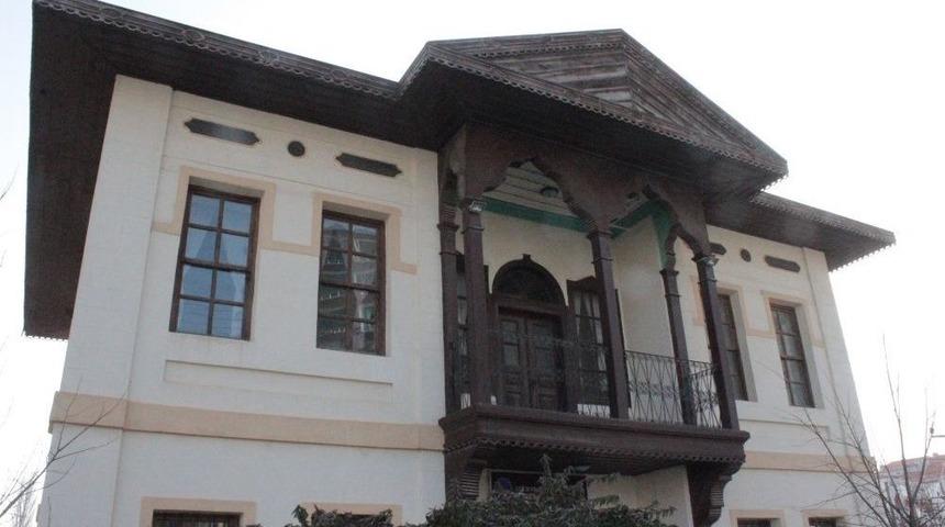 &Ouml;ğretmenler Haziran Ve Eyl&uuml;l Aylarında &rsquo;ahilik&rsquo; Eğitimlerine Alınacak