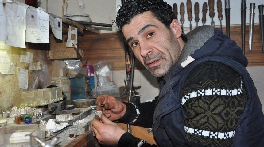 Uşaklı Takı Tasarımcısının El Emeği &Uuml;r&uuml;nleri T&uuml;rkiye Sınırlarını Aştı