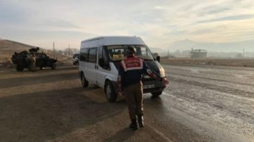 Jandarmadan &Ouml;ğrenci Servislerine Denetim