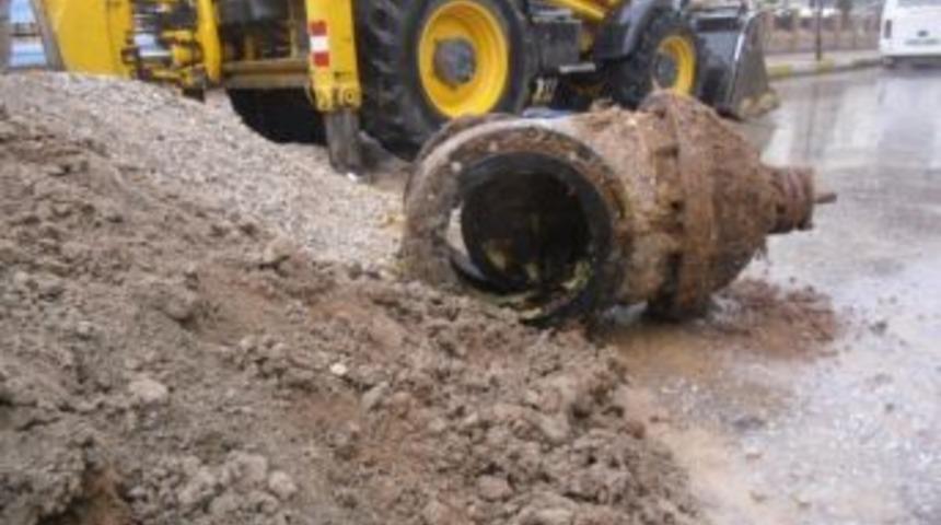 Aksaray&rsquo;ın İ&ccedil;me Su Şebeke Hattı Değişiyor