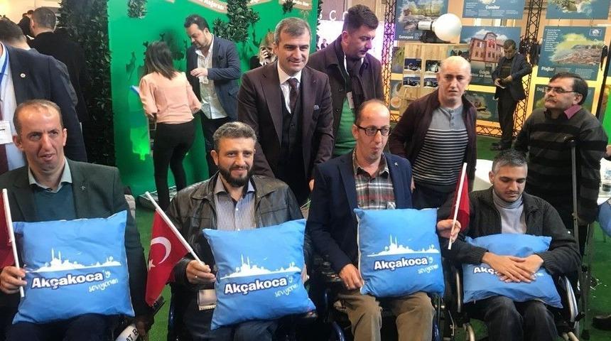 Ak&ccedil;akoca Standına Engellilerden B&uuml;y&uuml;k İlgi