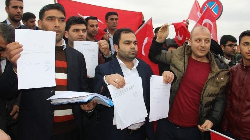 (&ouml;zel Haber) Şanlıurfalı Gen&ccedil;ler Afrin&rsquo;de Savaşmak İ&ccedil;in Askerlik Şubesine Dilek&ccedil;e Verdi