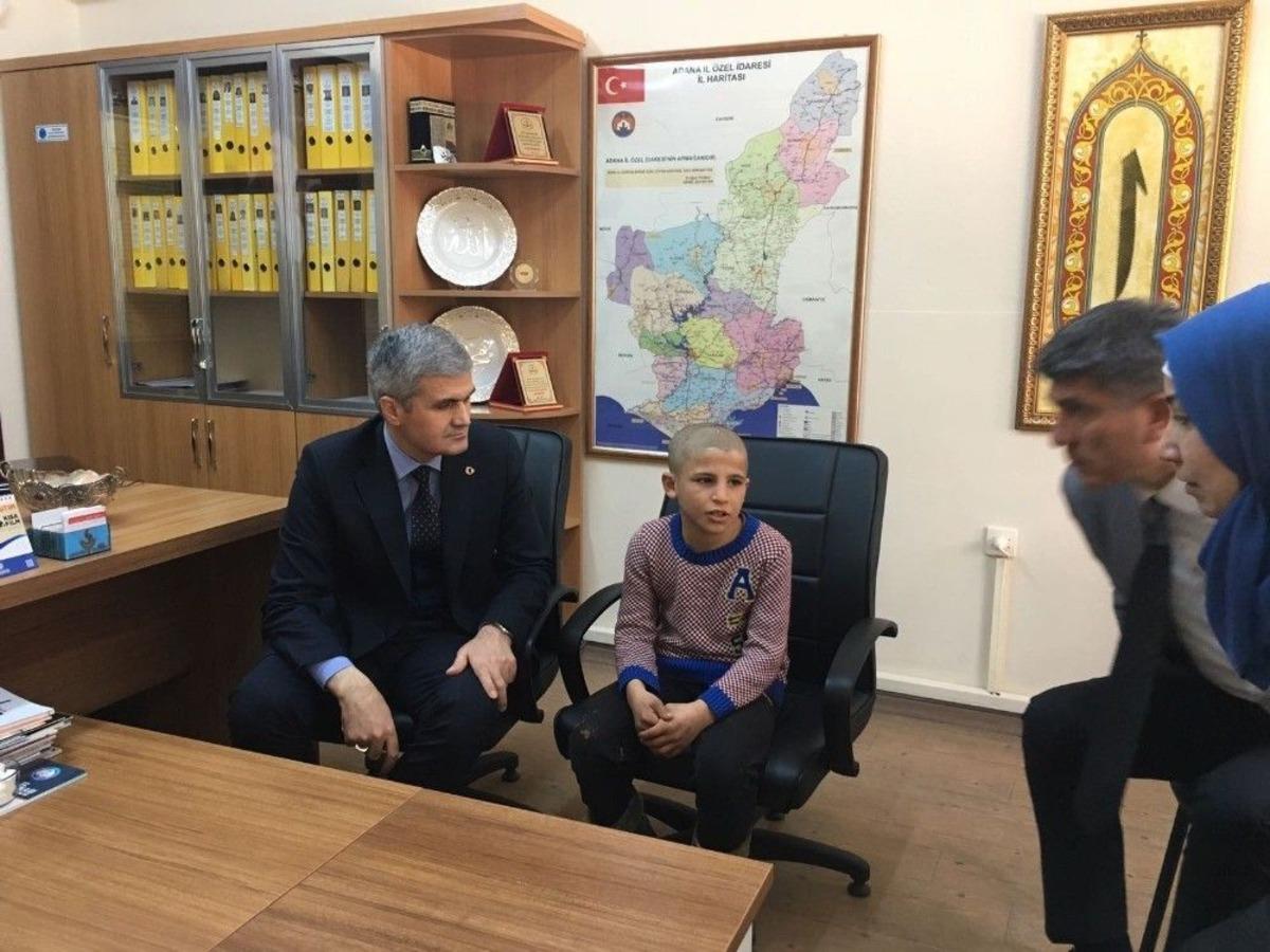 Atık Kağıt Topladığı El Arabasında Uyuyakaldı, Hayatı Değişti