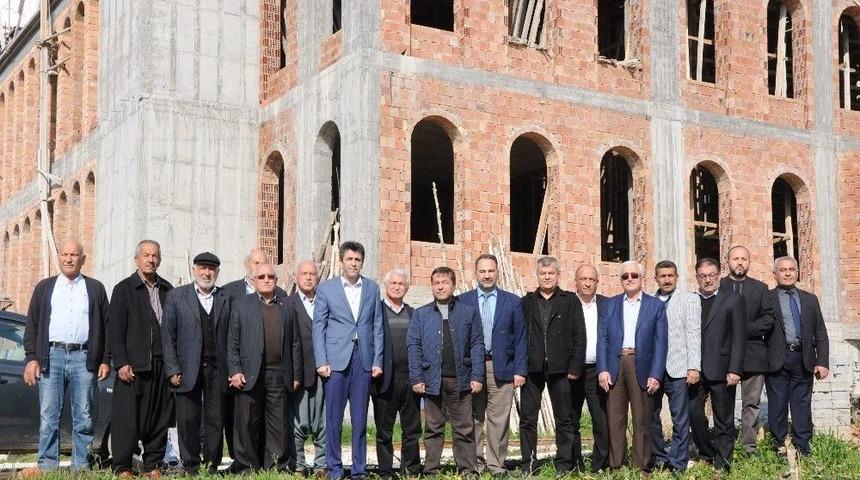 Kaymakam Kula, Koyuncu Yeni Merkez Camisi İnşaatını İnceledi