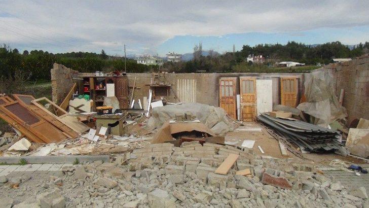 Manavgat’ta Hortum Marangoz Atölyesini Yerle Bir Etti. G1