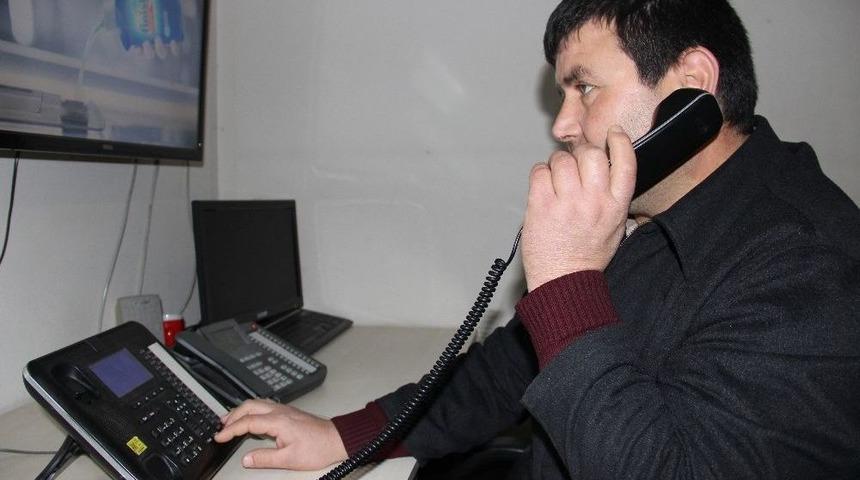 Gözleri Görmese De Sesiyle Hayata Tutunuyor