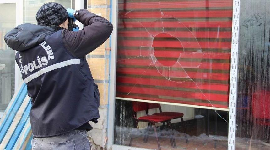 D&uuml;kkanlar Kurşunlandı, Esnaf İsyan Etti