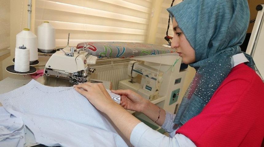 İş Garantili D&uuml;z Dikiş Kursu