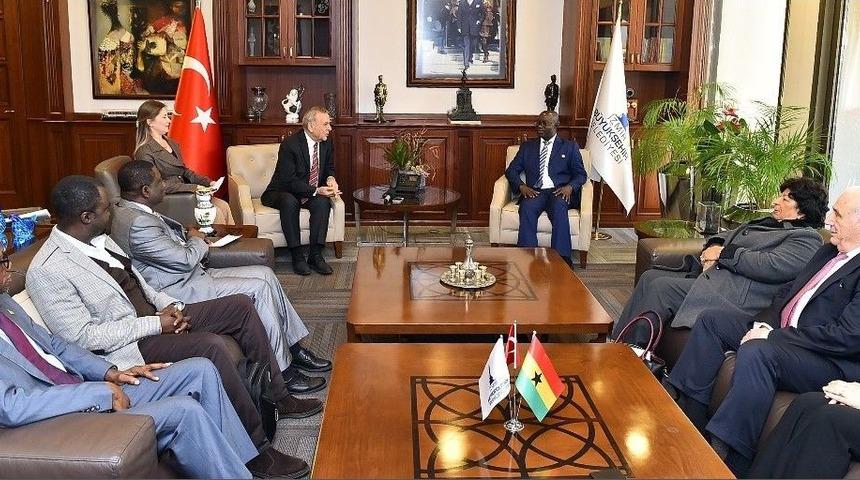 Ganalılar İzmir&rsquo;de &ldquo;iş Ortağı&rdquo; Arıyor