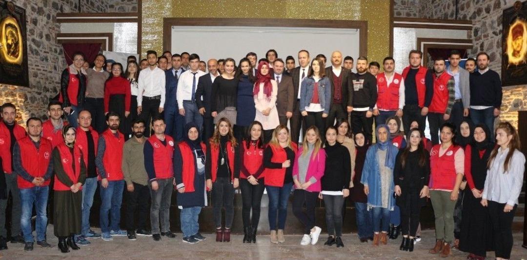 Manisa&rsquo;da Duygulandıran Şiir Yarışması