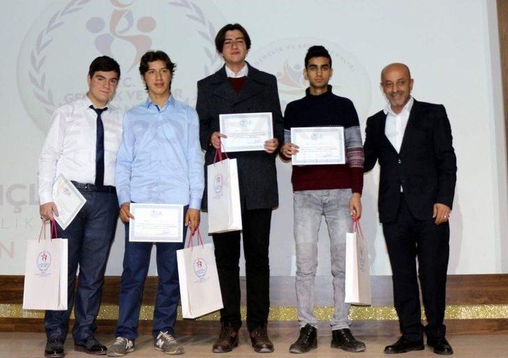 Manisa’da Duygulandıran Şiir Yarışması G5