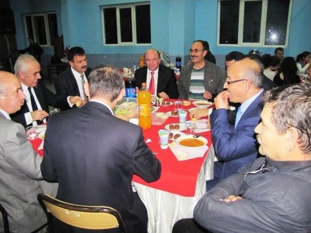 Hisarcık&rsquo;ta &Ouml;ğretmenler Yemekte Buluştu