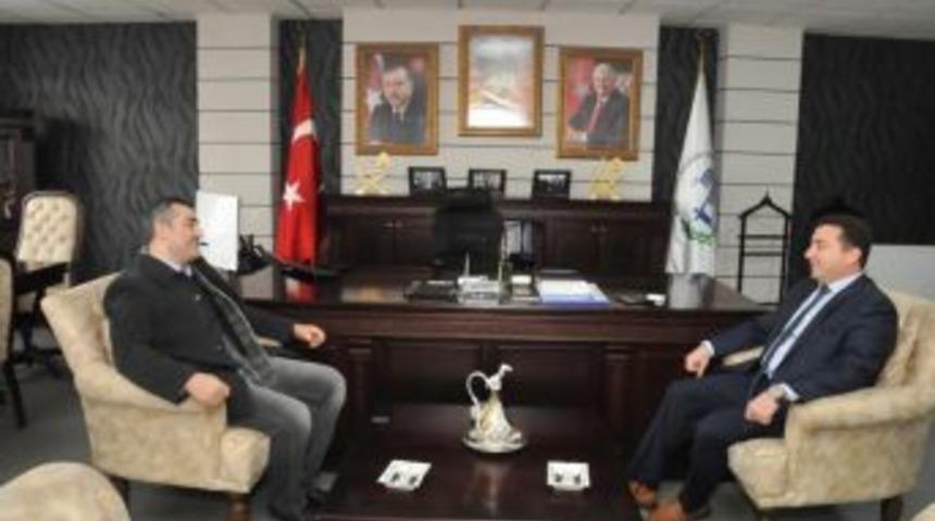 Y&uuml;ksekokul M&uuml;d&uuml;r&uuml; Do&ccedil;. Dr. Faruk Akın&rsquo;dan Başkan Bakıcı&rsquo;ya Ziyaret