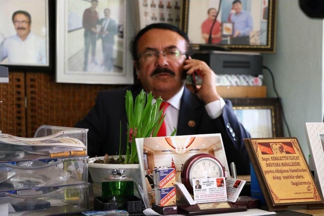 Antalya&rsquo;nın "&ccedil;aldır Kapat" Muhtarı Hizmette Sınır Tanımıyor