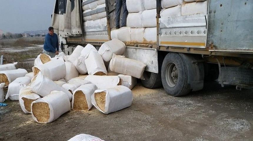 Uşak Polisi Saman Balyası Arasında Ka&ccedil;ak Sigara Yakaladı