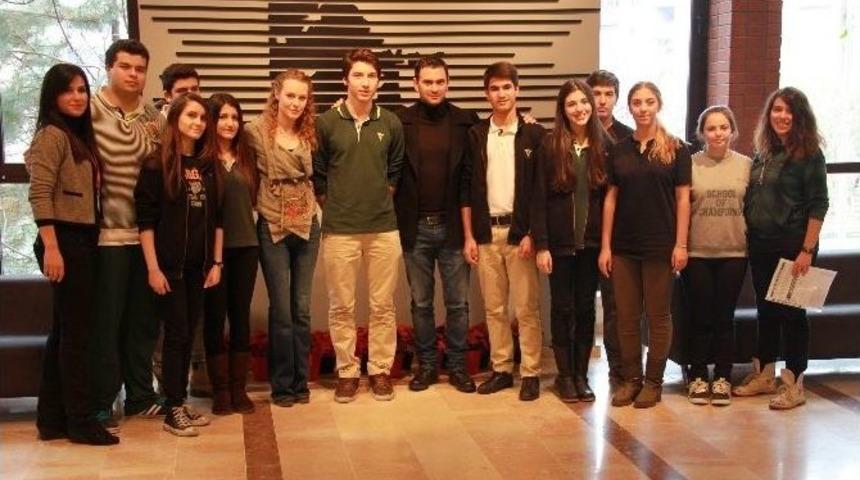 &rsquo;beni Affet&rsquo; Dizisi Oyuncuları Liseye Konuk Oldu