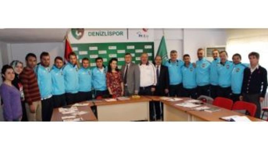 Denizlili Antren&ouml;rler İngilizce Kursu Almaya Başladı