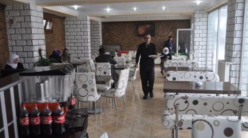 &Ouml;zalp&rsquo;ta Barış Parkı&rsquo;ndaki Kafeterya Yenilendi