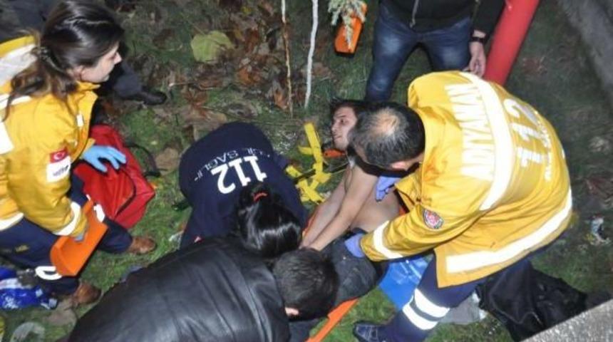 Otomobil Yayalara &Ccedil;arpti: 1 &Ouml;l&uuml;, 4 Yarali