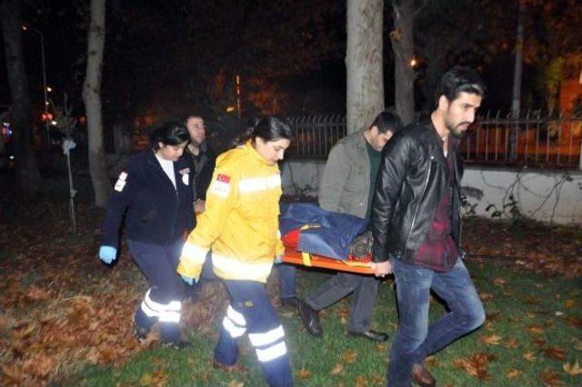 Otomobil Yayalara &Ccedil;arpti: 1 &Ouml;l&uuml;, 4 Yarali 1