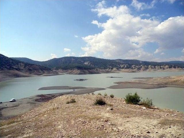 Korkuteli Sulama Barajı Su Tutmaya Başladı