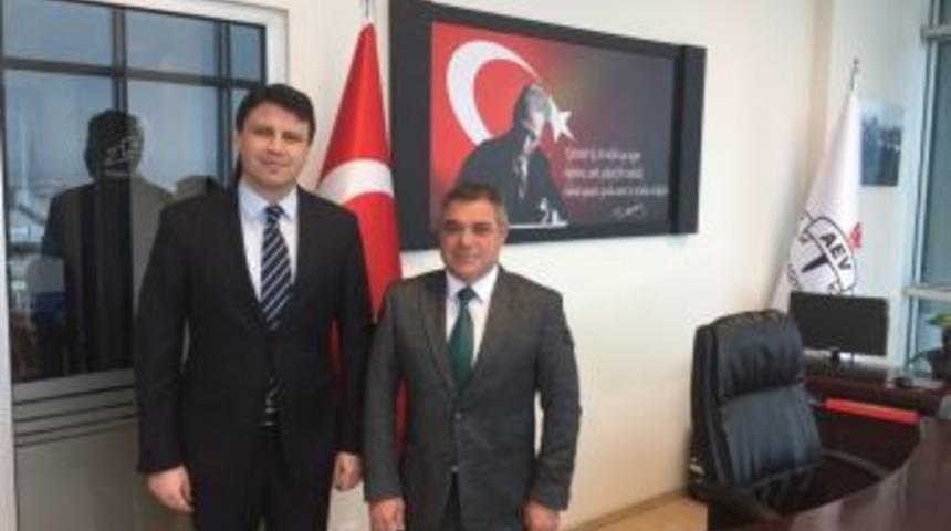 Cumhuriyet Savcısı Osman &Ccedil;abuk, Afyon Eğitim Vakfı&rsquo;nı Ziyaret Etti