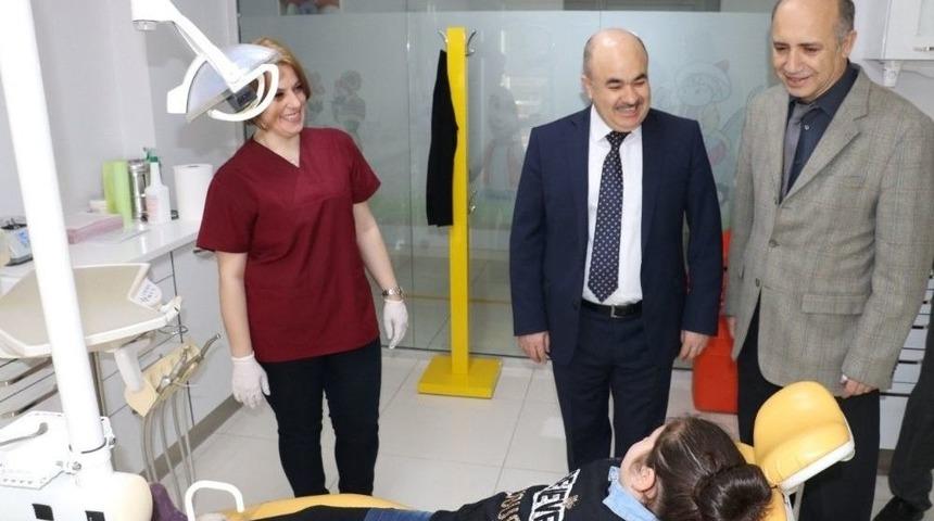 Vali Dağlı &Ccedil;ocuk Diş Polikliniğini İnceledi