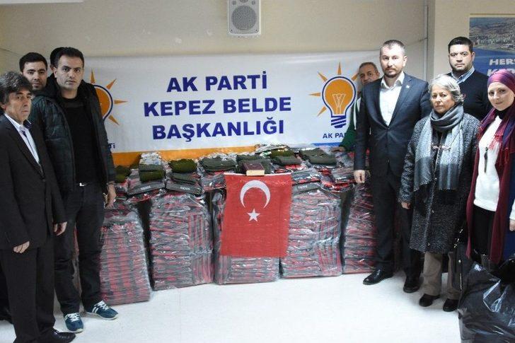 ’zeytin Dalı Harekatı’na Katılan Mehmetçiğe Çorap Ve Boyunluk Gönderdiler G1