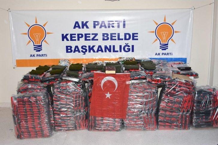 ’zeytin Dalı Harekatı’na Katılan Mehmetçiğe Çorap Ve Boyunluk Gönderdiler G3