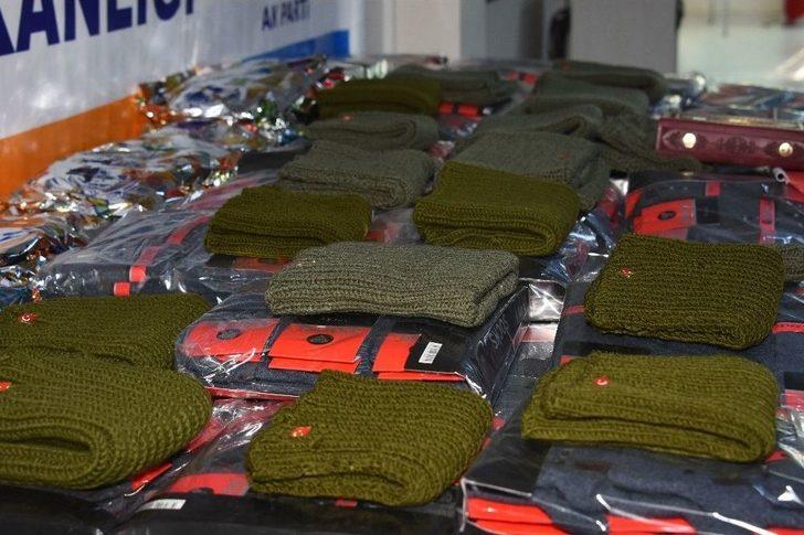 ’zeytin Dalı Harekatı’na Katılan Mehmetçiğe Çorap Ve Boyunluk Gönderdiler G4